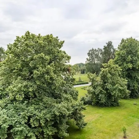 Apartment Peaceful Tikkurila Near Airport And City, Free Parking, Fast Wi-fi *