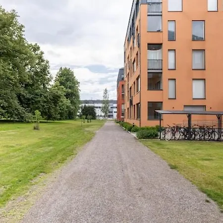 Peaceful Tikkurila Near Airport And City, Free Parking, Fast Wi-fi * Vantaa